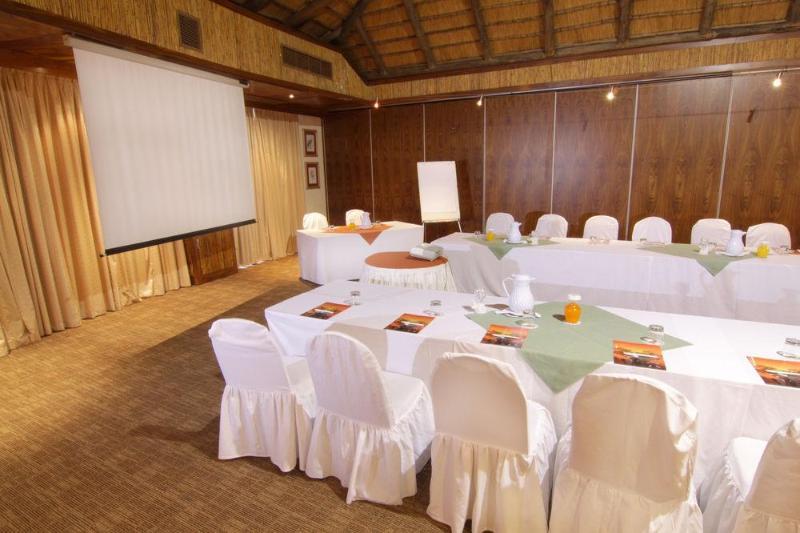Cresta Mowana Safari Lodge Kasane Exterior photo